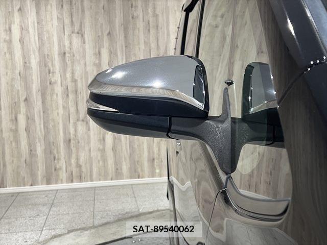 Toyota VOXY 2015-12 290048-12