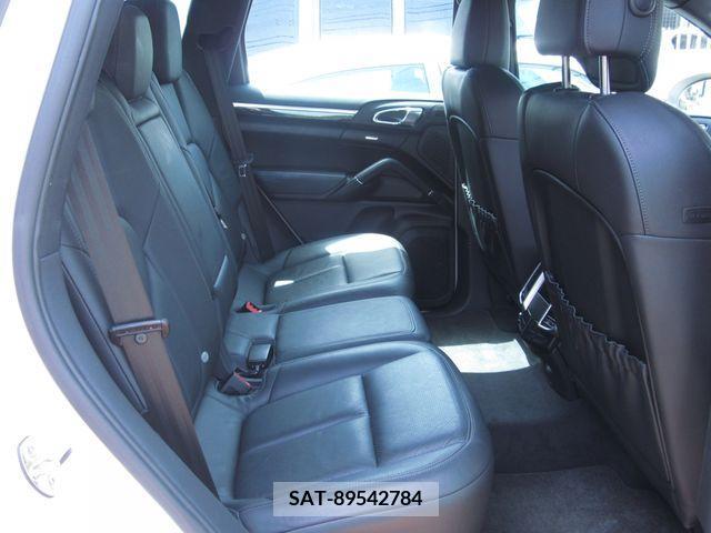 Porsche CAYENNE 2011-03 222731-8