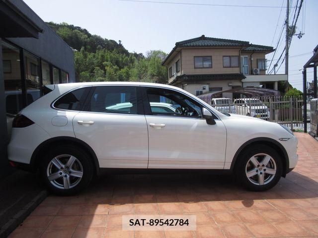 Porsche CAYENNE 2011-03 222731-3