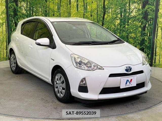 Toyota AQUA 2012-09 260914-16
