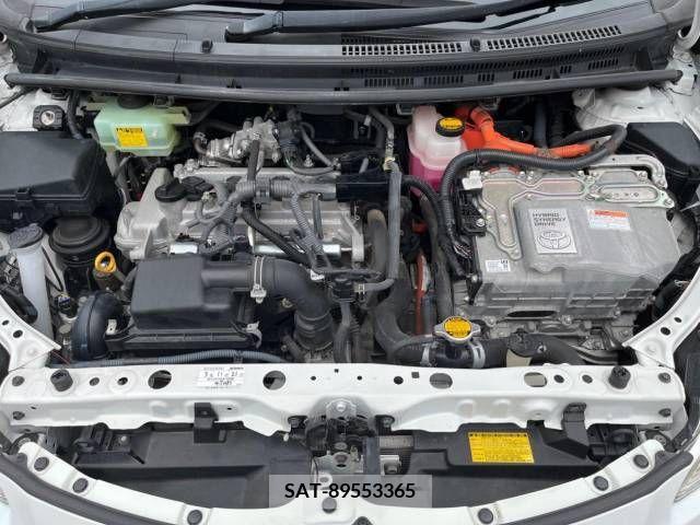 Toyota AQUA 2014-04 386553-18