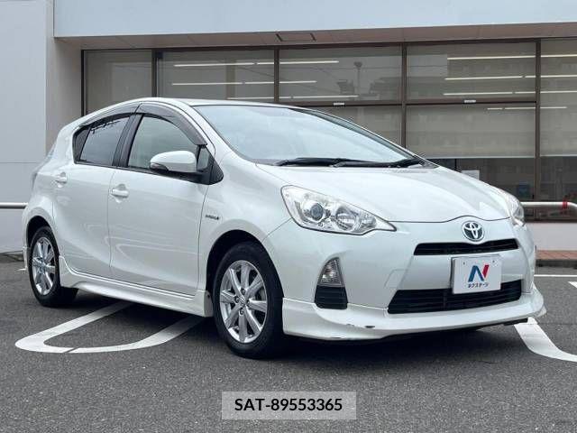 Toyota AQUA 2014-04 386553-16