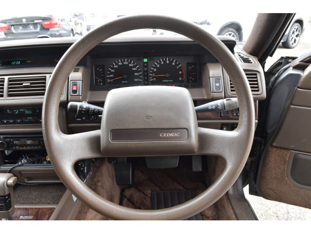 Nissan CEDRIC HARDTOP 1990-12 3165-17