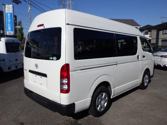 Toyota HIACE VAN 2018-10 189183-1