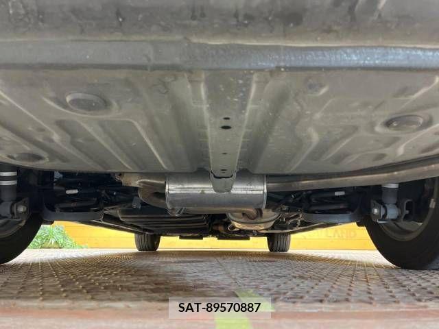 Toyota VOXY 2018-11 321589-18