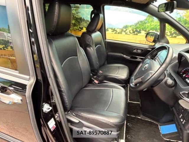 Toyota VOXY 2018-11 321589-7
