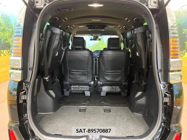 Toyota VOXY 2018-11 321589-11