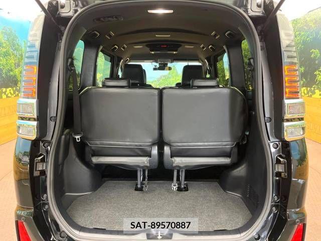 Toyota VOXY 2018-11 321589-10