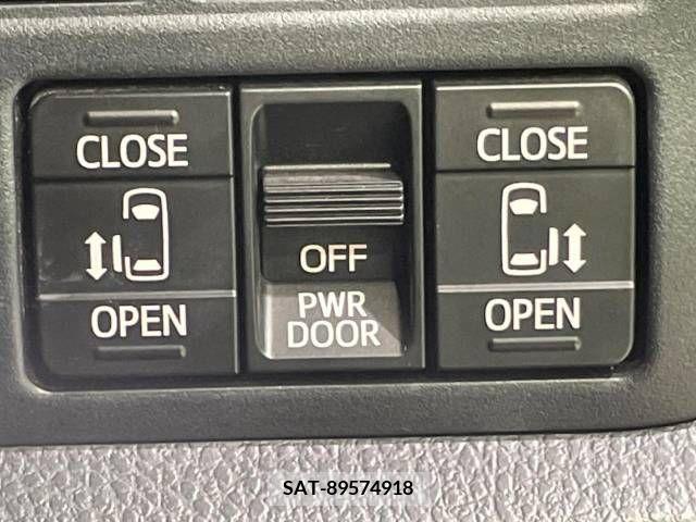 Toyota VOXY 2019-07 348064-3