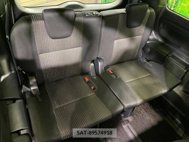 Toyota VOXY 2019-07 348064-8