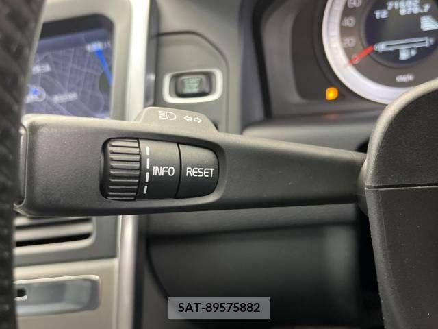 Volvo XC60 2012-03 328050-19