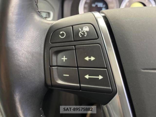 Volvo XC60 2012-03 328050-5