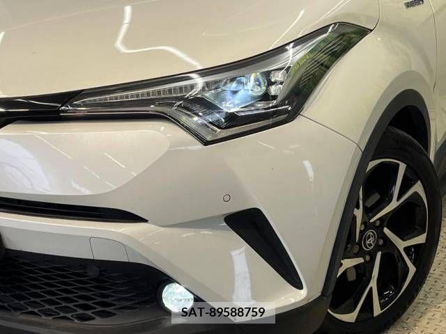 Toyota C-HR 2017-11 294906-12
