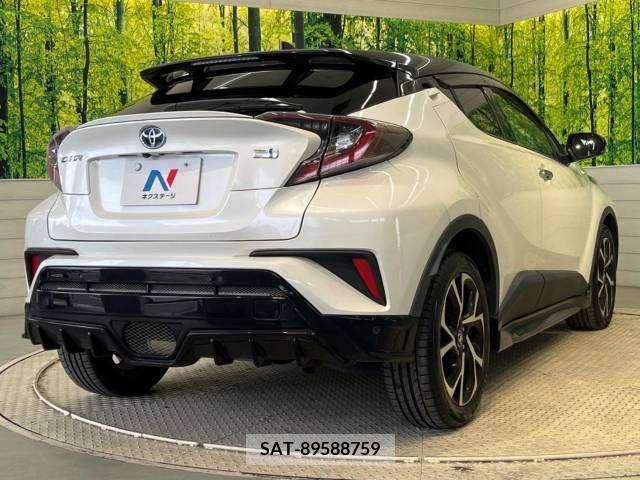 Toyota C-HR 2017-11 294906-17
