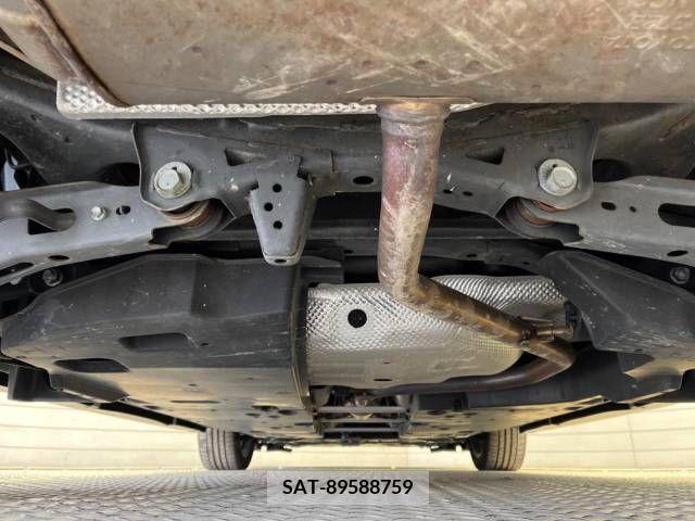 Toyota C-HR 2017-11 294906-18