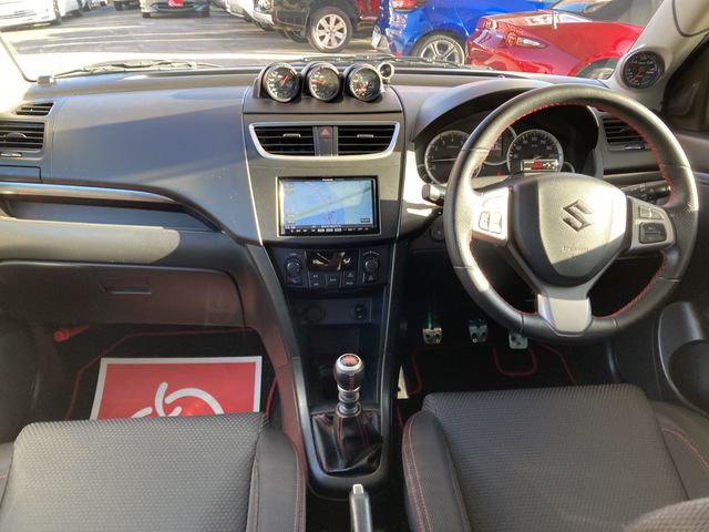 Suzuki SWIFT 2013-02 180964-1