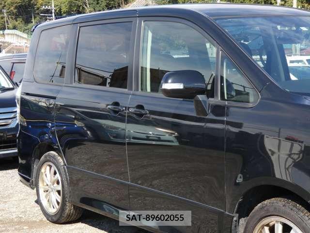 Toyota VOXY 2010-08 251966-18