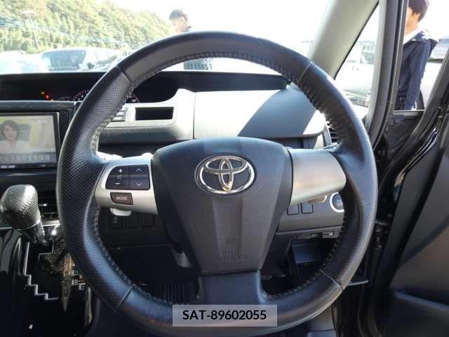 Toyota VOXY 2010-08 251966-12