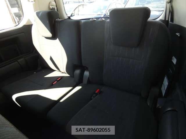 Toyota VOXY 2010-08 251966-8