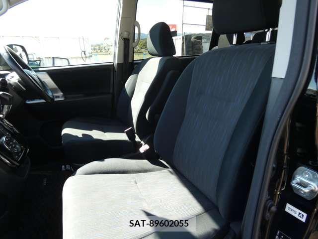 Toyota VOXY 2010-08 251966-6