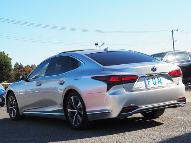 Lexus LS 2020-11 187263-5