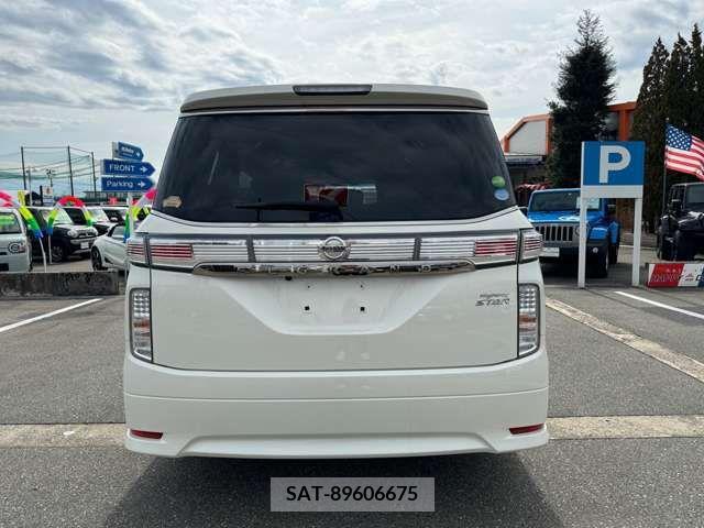 Nissan ELGRAND 2018-10 373539-7
