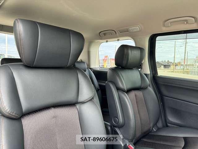 Nissan ELGRAND 2018-10 373539-12