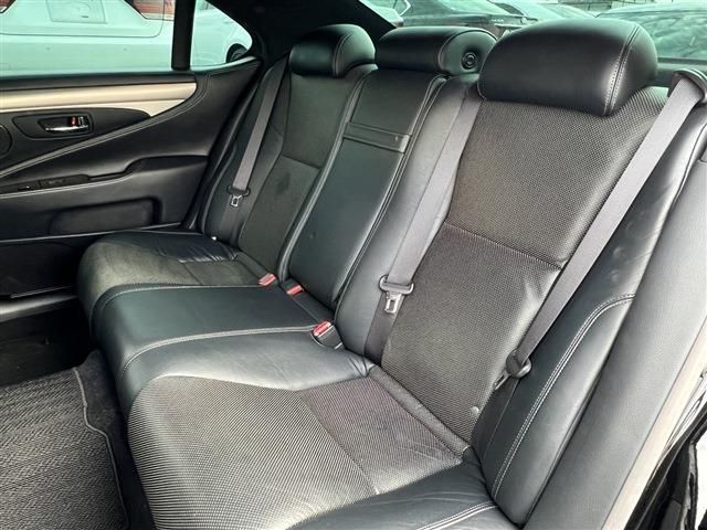 Lexus LS 2012-12 2420-19