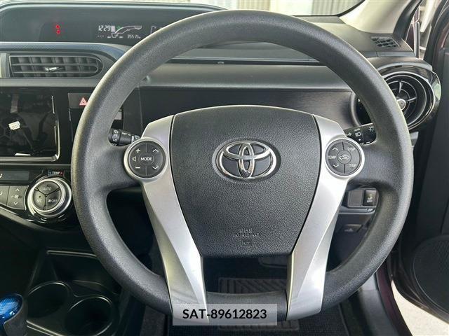 Toyota AQUA 2015-02 217958-16