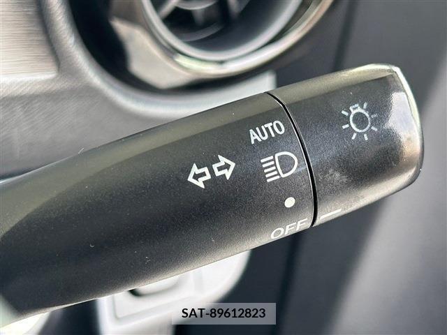 Toyota AQUA 2015-02 217958-12