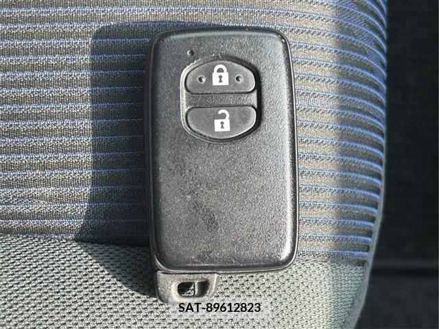 Toyota AQUA 2015-02 217958-19