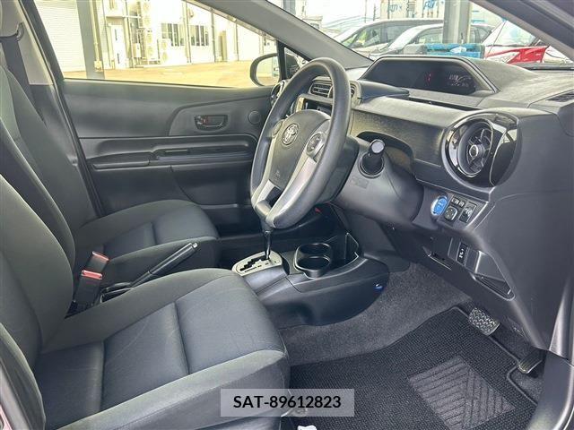 Toyota AQUA 2015-02 217958-7