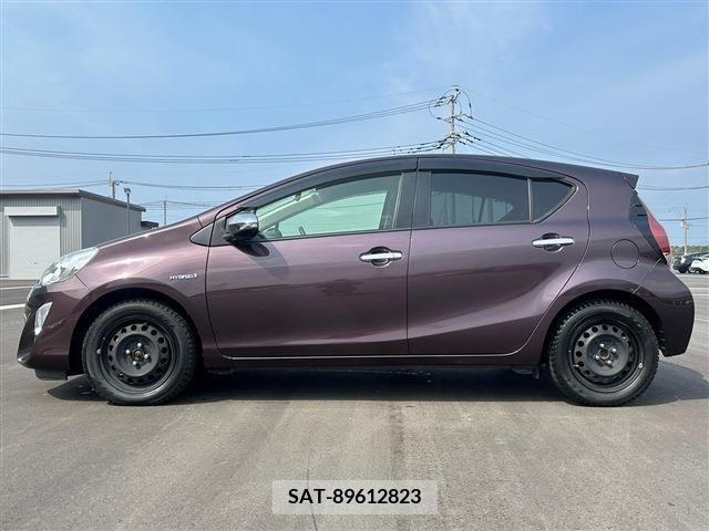 Toyota AQUA 2015-02 217958-4
