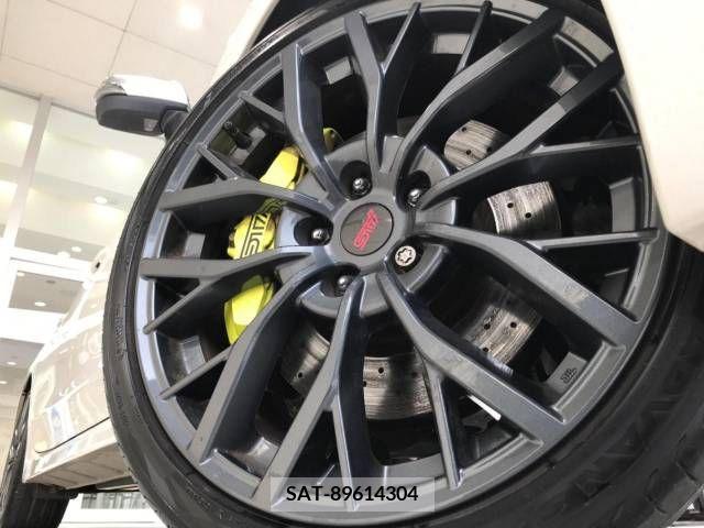 Subaru WRX STI 2019-02 290233-18