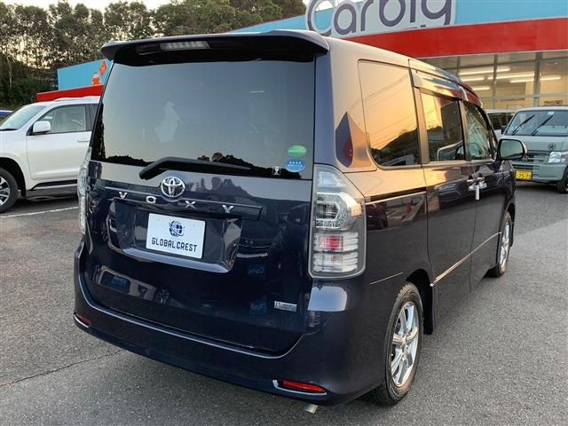 Toyota VOXY 2013-06 188393-12