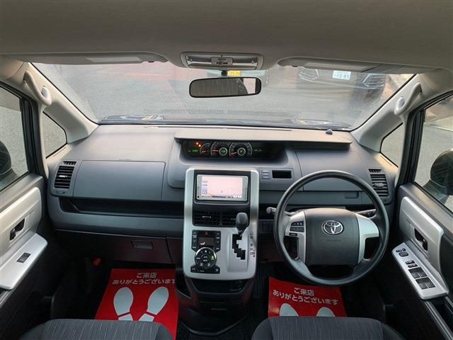 Toyota VOXY 2013-06 188393-1