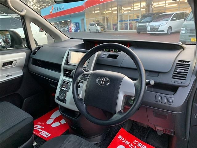 Toyota VOXY 2013-06 188393-20