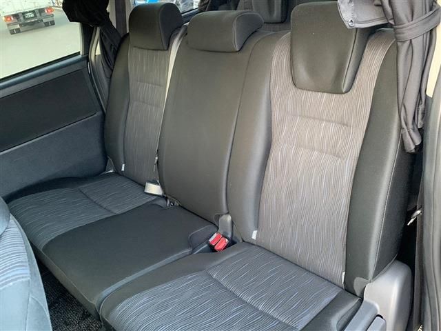 Toyota VOXY 2013-06 188393-3