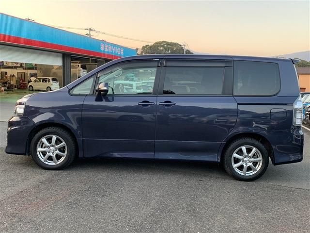 Toyota VOXY 2013-06 188393-9