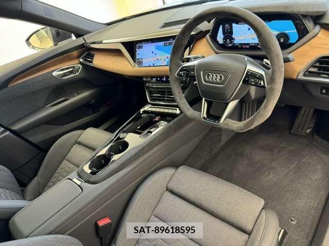 Audi E-TRON 2023-10 317951-8