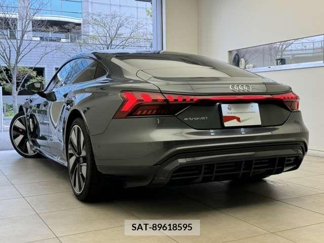 Audi E-TRON 2023-10 317951-5