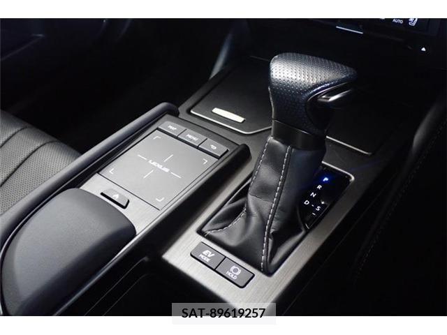 Lexus ES 2019-12 362732-14