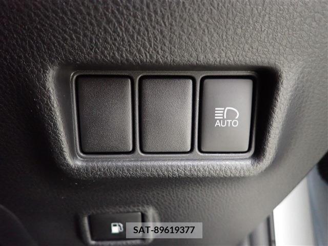 Toyota C-HR 2022-07 349211-20
