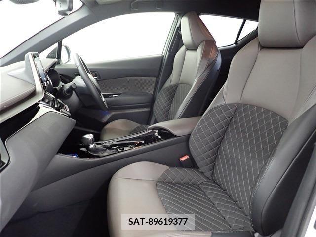 Toyota C-HR 2022-07 349211-26