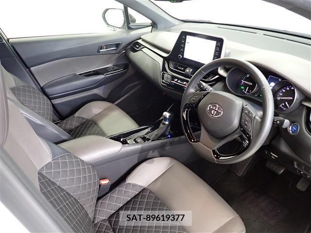 Toyota C-HR 2022-07 349211-25