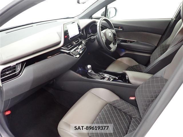 Toyota C-HR 2022-07 349211-29