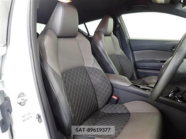 Toyota C-HR 2022-07 349211-24