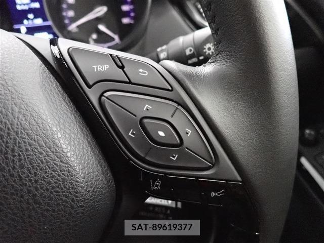 Toyota C-HR 2022-07 349211-17