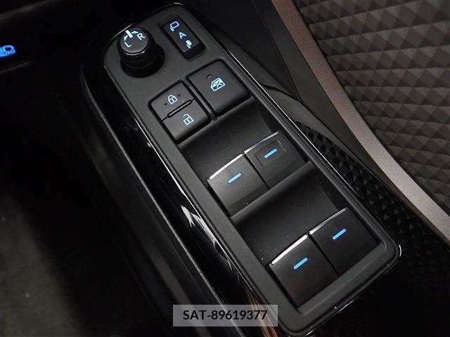 Toyota C-HR 2022-07 349211-15
