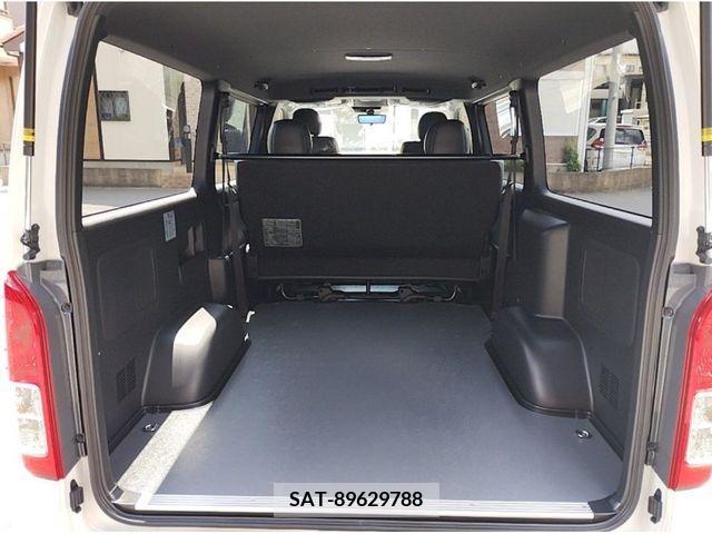 Toyota HIACE VAN 2024-07 414572-14